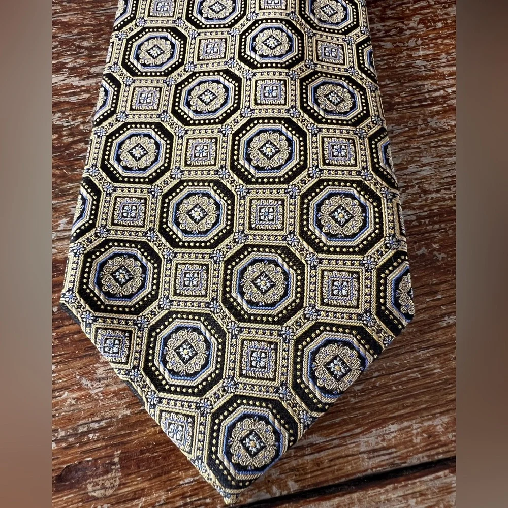 Jos. A. Bank Signature Collection Silk Tie Geometric Medallion Motif Gold